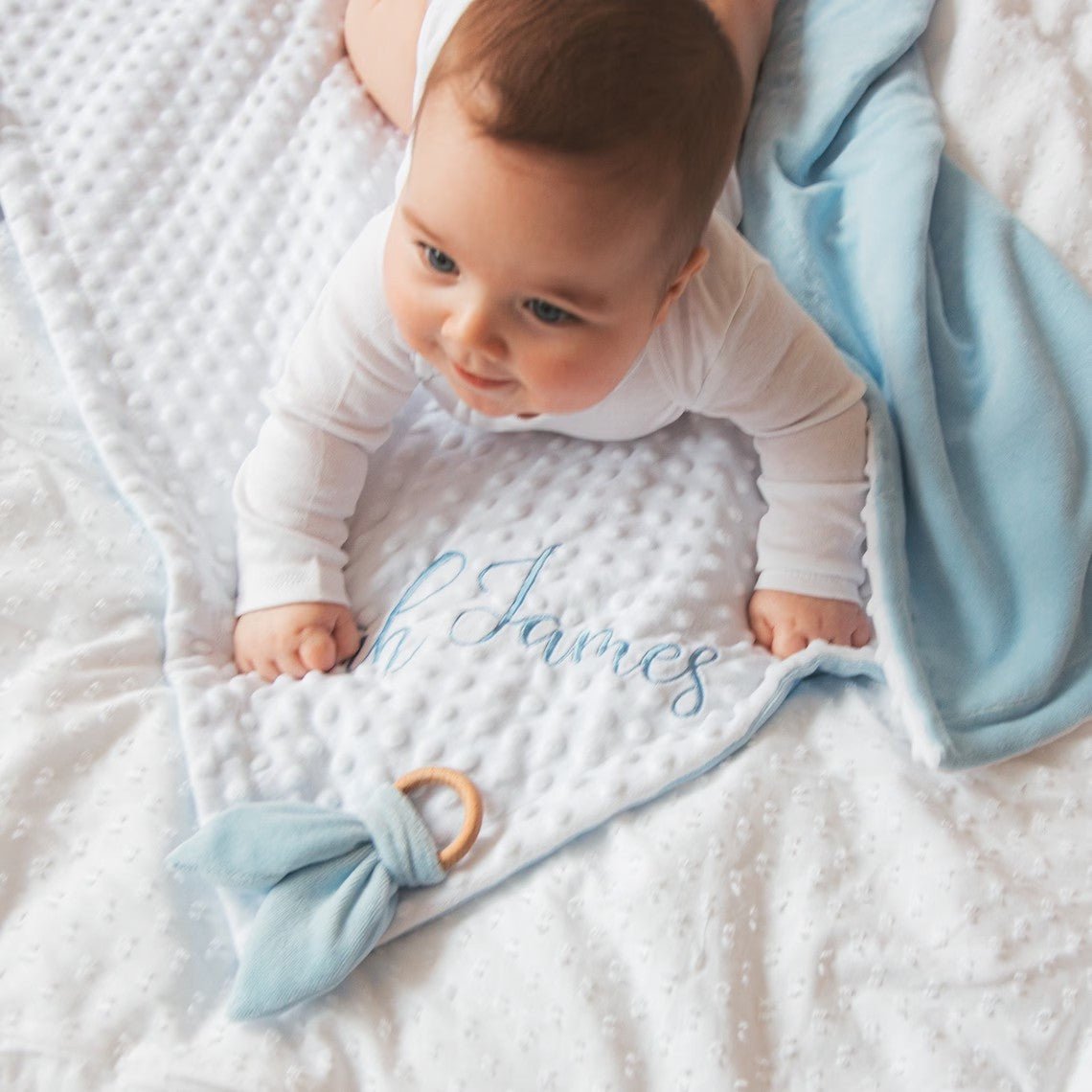 Embroidered Custom Name Bubble Fleece Blanket - Shapelys