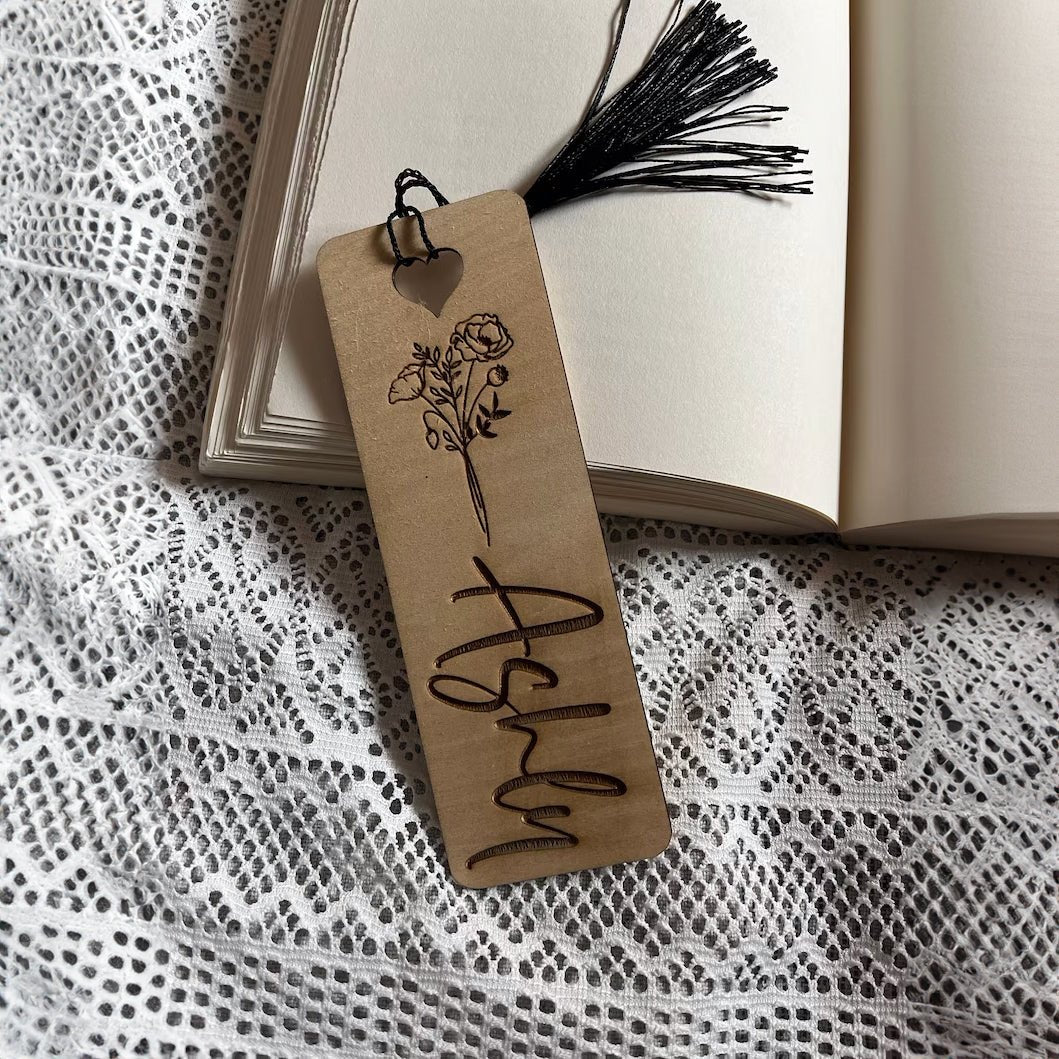 Personalized Bookmark with Birth Flower - Shapelys